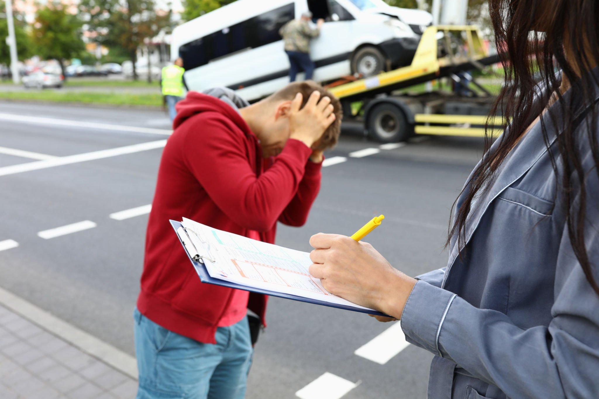 How 18 Wheeler Accident Lawyers Calculate Your Settlement